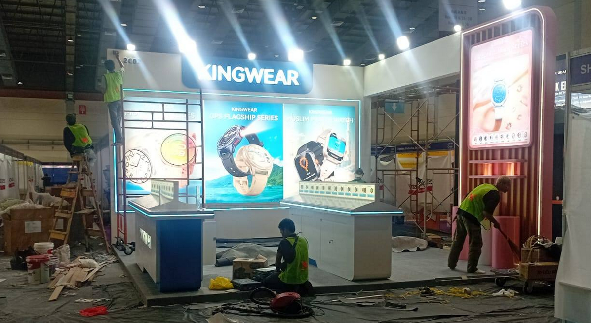 booth berukuran 6x6 kingwear diproduksi oleh team vendorboothindonesia